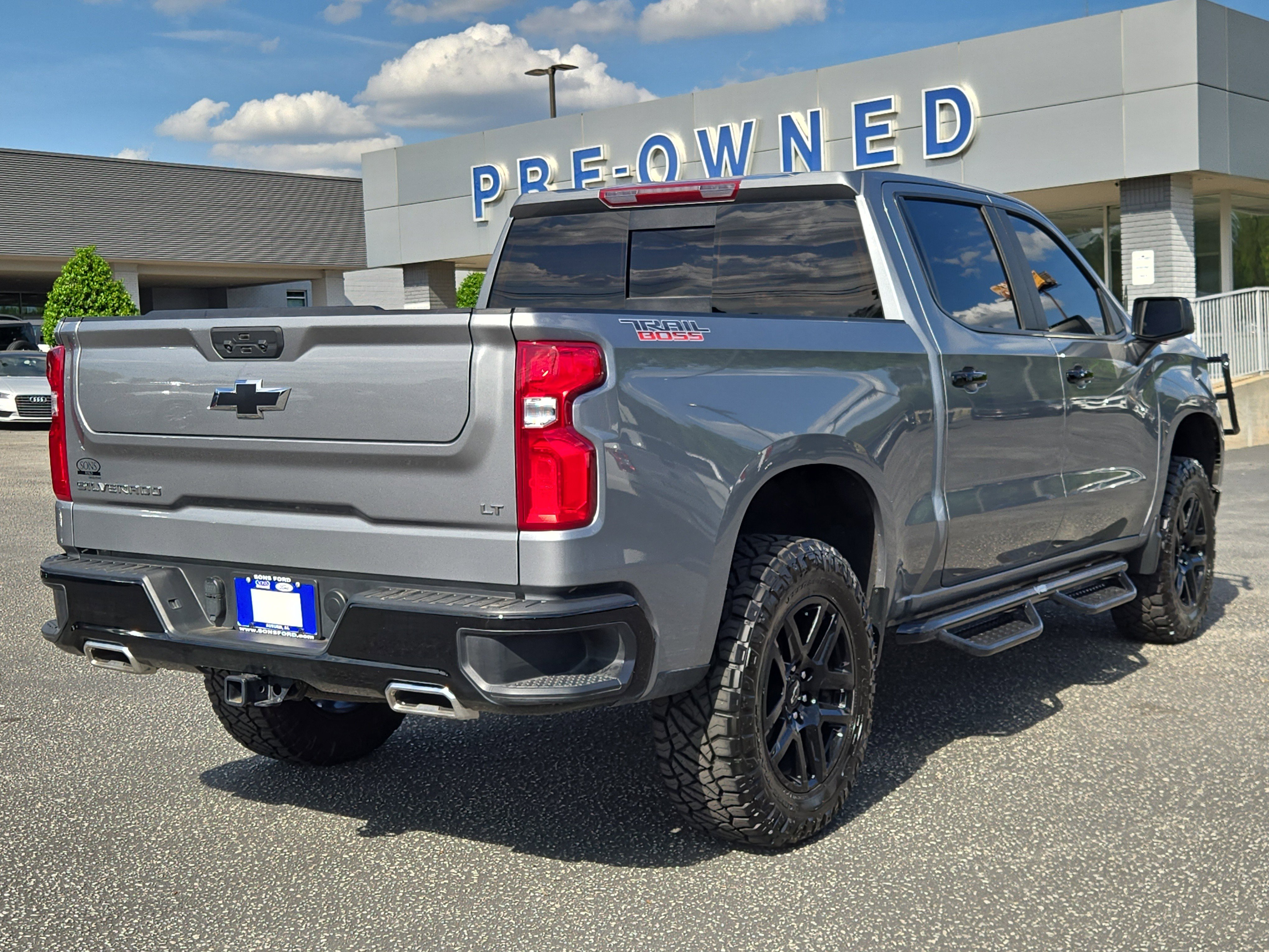 Used 2024 Chevrolet Silverado 1500 LT Trail Boss w/ Convenience Package II AWD/4WD image 8