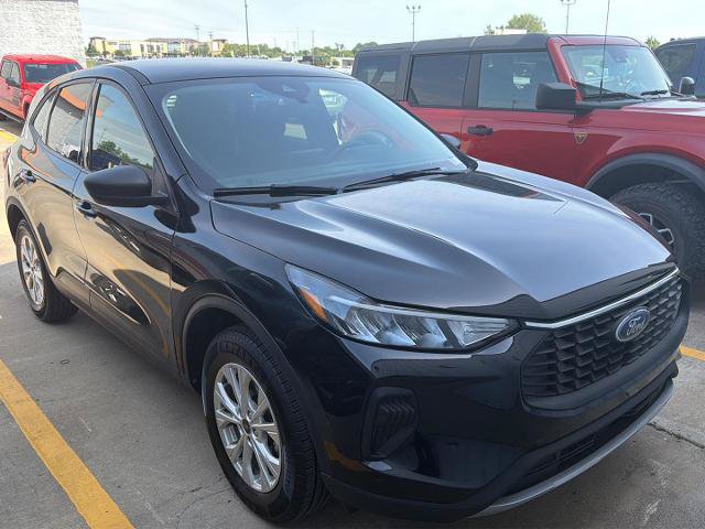 Certified 2025 Ford Escape Active AWD/4WD image 2