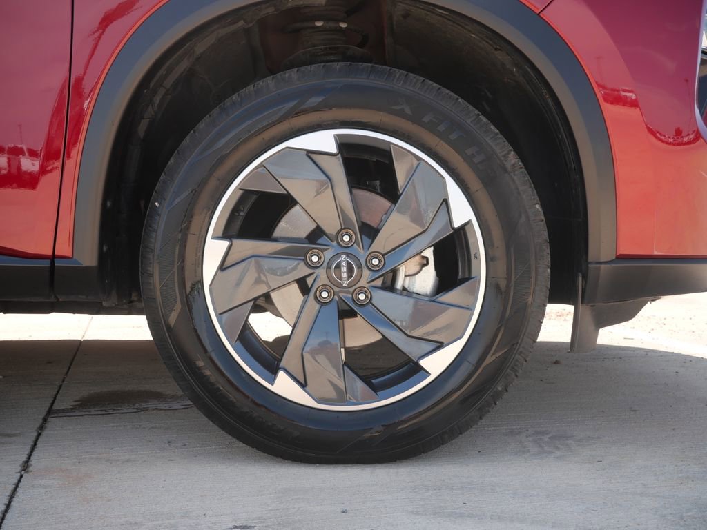 Used 2024 Nissan Rogue SV AWD/4WD image 8