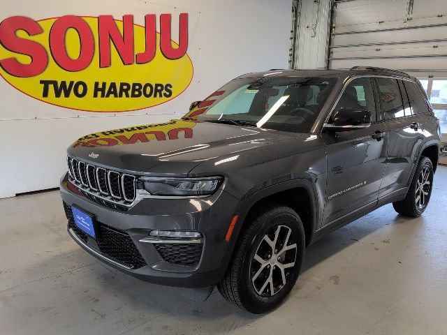 Used 2024 Jeep Grand Cherokee Limited AWD/4WD image 1