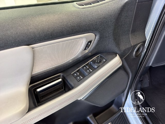 Certified 2025 Ford Expedition Active AWD/4WD image 15