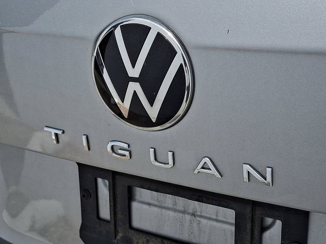 Used 2024 Volkswagen Tiguan SE R-Line AWD/4WD image 10