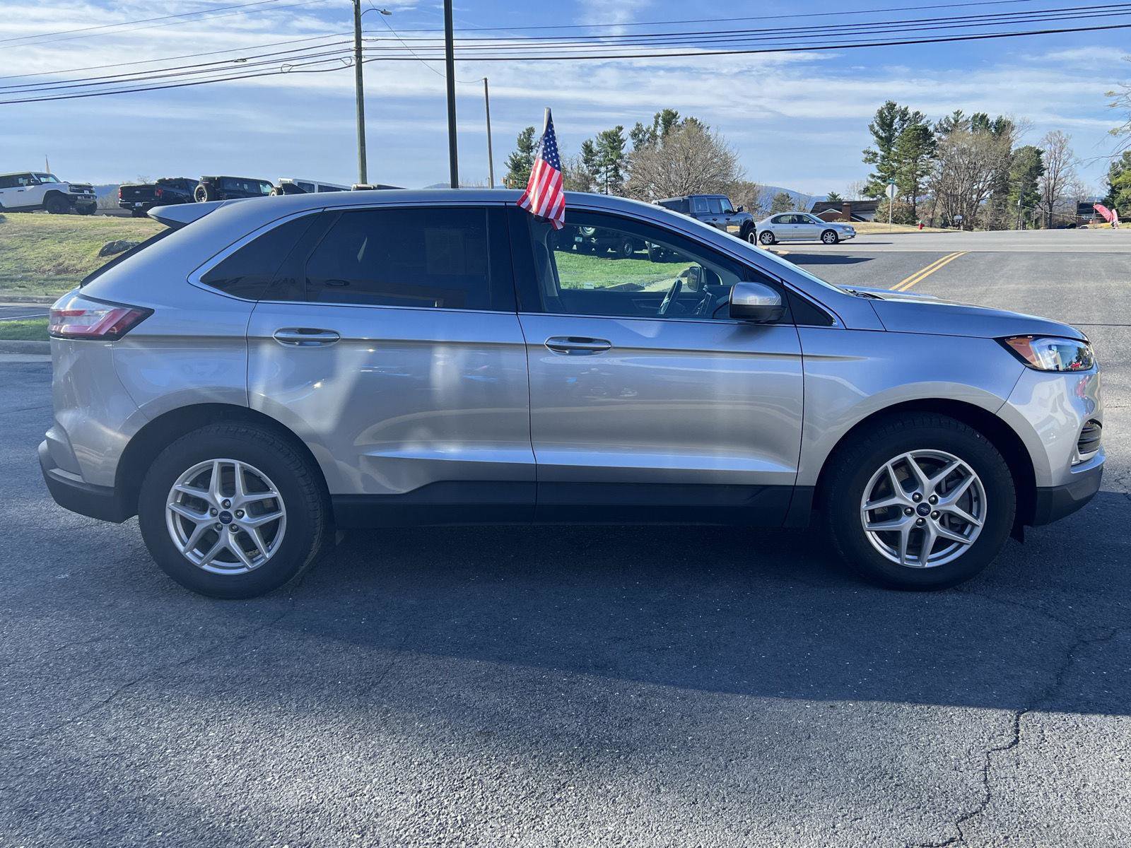 Certified 2022 Ford Edge SEL w/ Convenience Package image 6