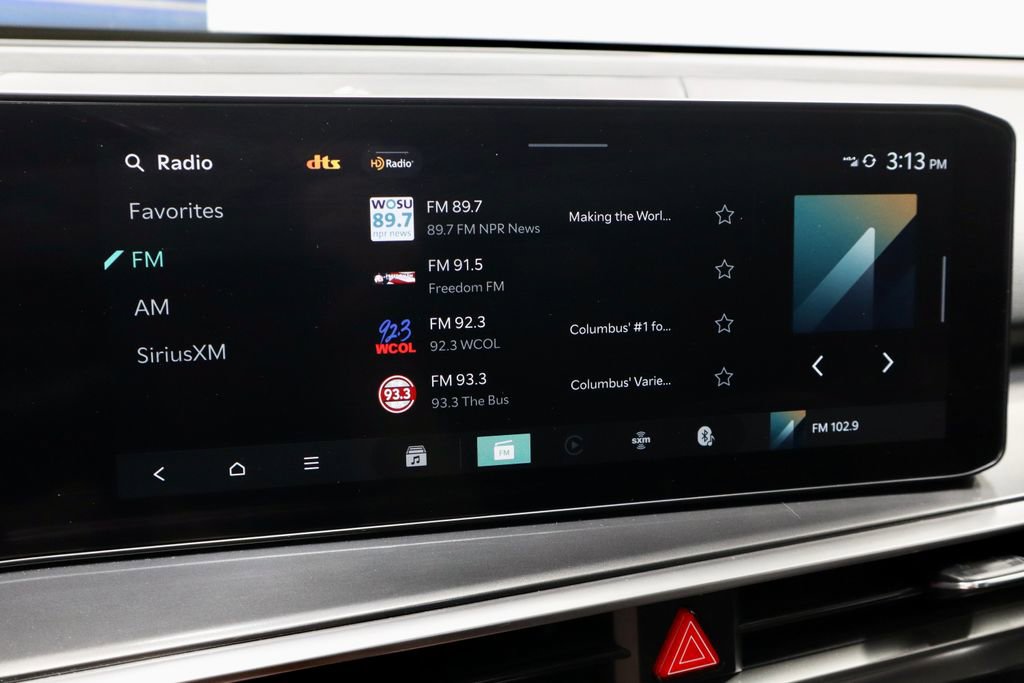Used 2025 Kia Sorento S w/ Panoramic Sunroof Package FWD image 4