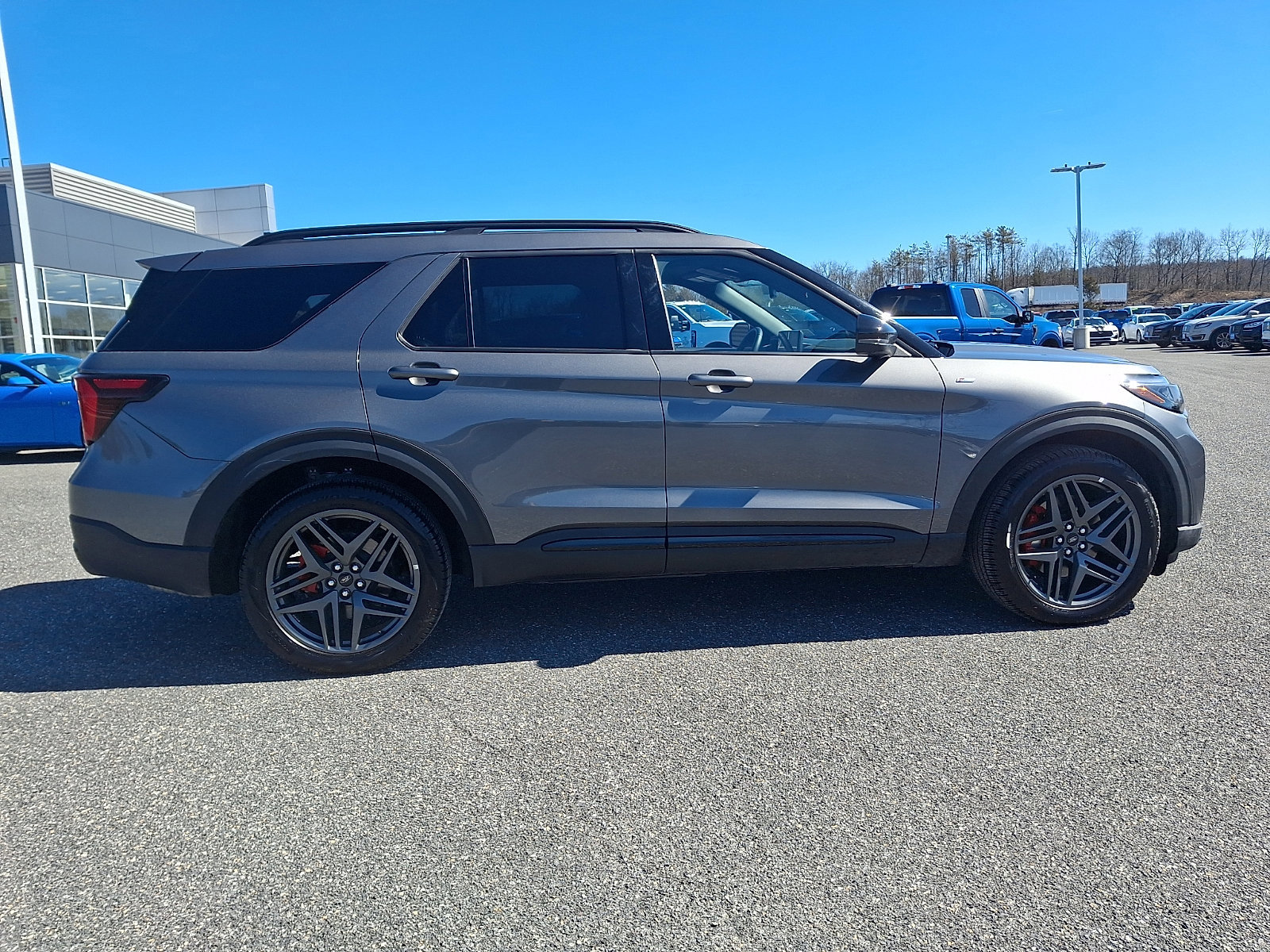 Certified 2025 Ford Explorer ST-Line w/ Premium Package image 5