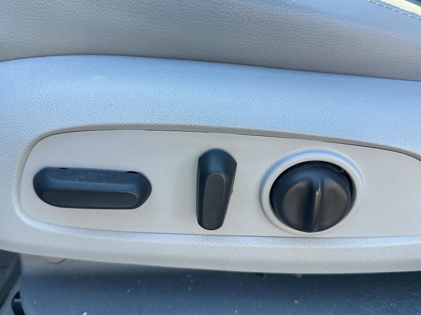 Used 2022 GMC Acadia SLT image 13