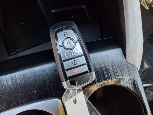 Certified 2023 Ford Escape SE w/ PHEV Premium Package image 24