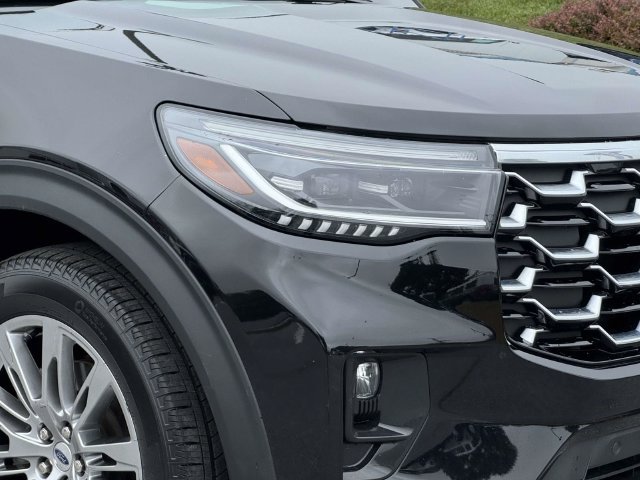 Certified 2026 Ford Explorer Platinum AWD/4WD image 2