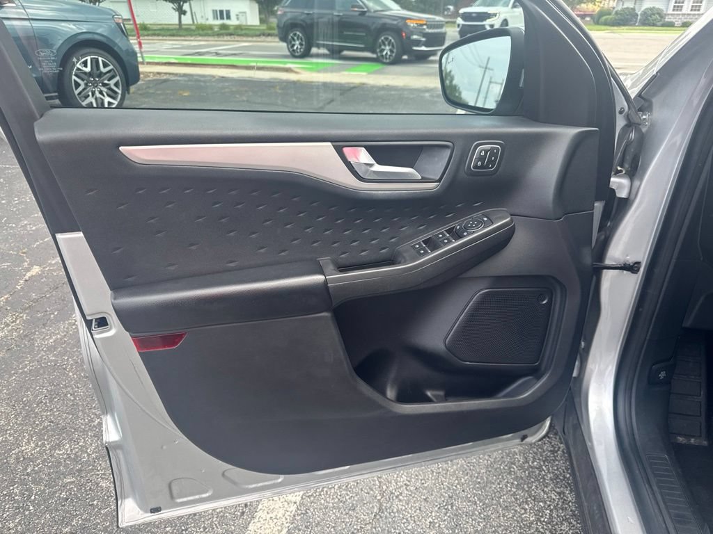 Certified 2020 Ford Escape SEL FWD image 19