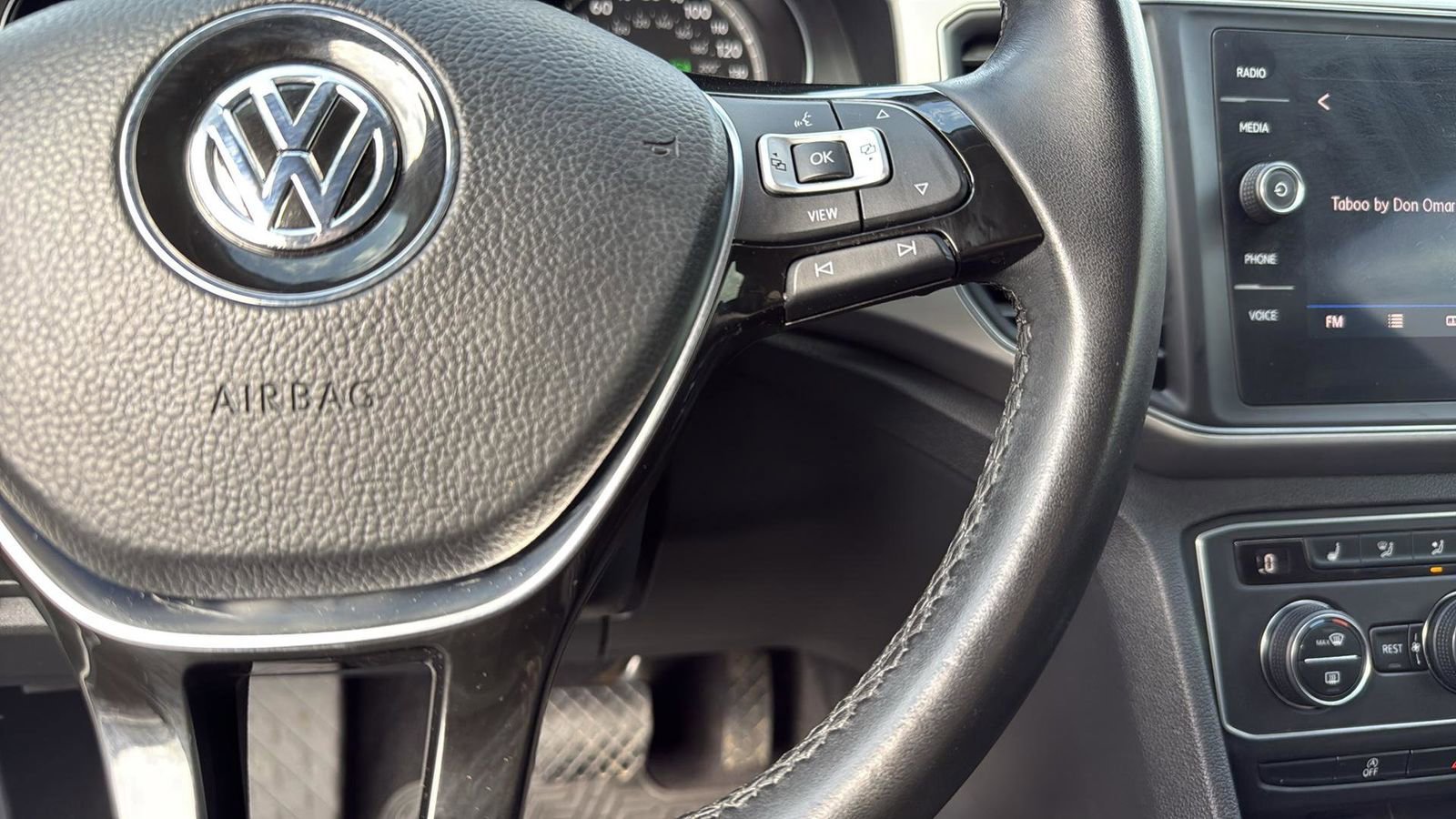 Used 2019 Volkswagen Atlas SE w/ Towing Package image 16