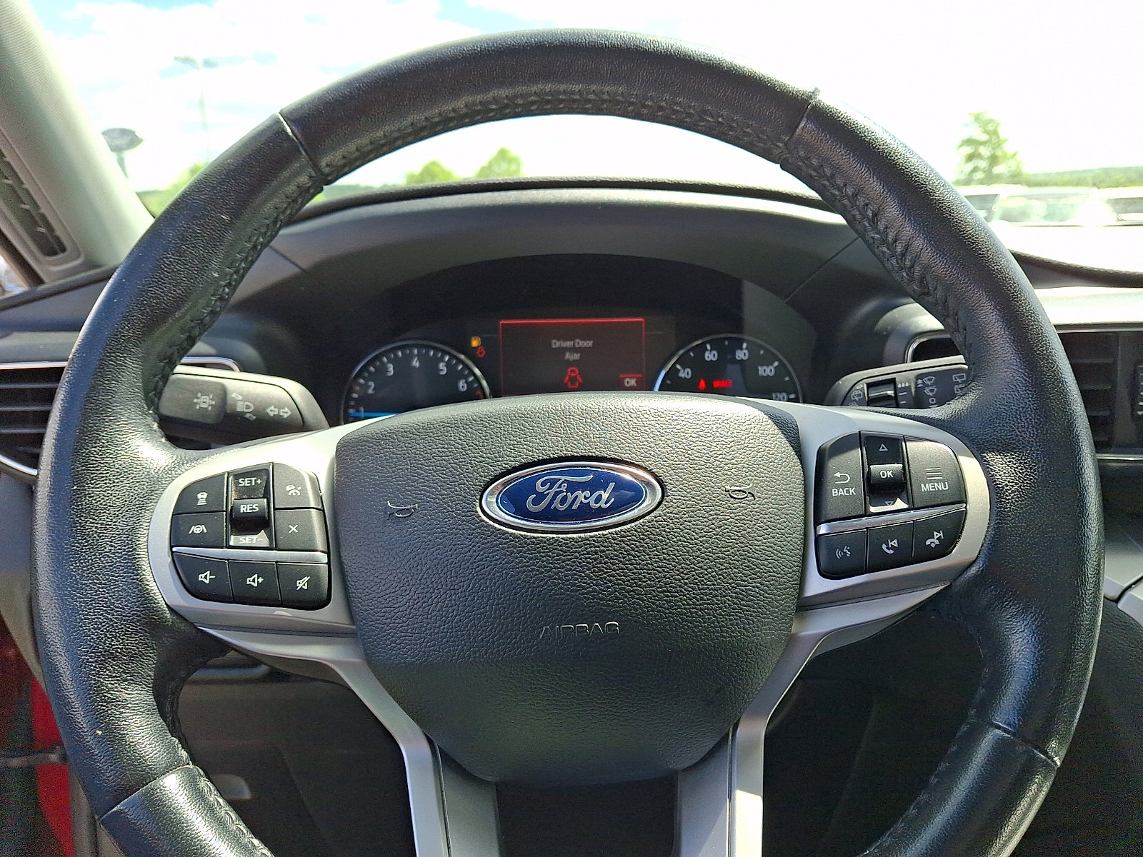 Certified 2022 Ford Explorer XLT w/ Equipment Group 202A AWD/4WD image 20