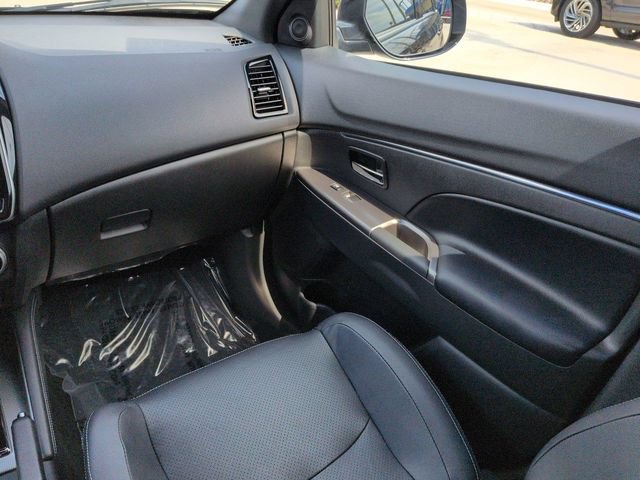 Used 2026 Mitsubishi Outlander Sport SEL AWD/4WD image 17