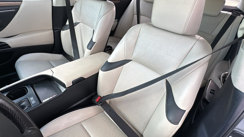 Used 2023 Lexus ES 300h w/ Premium Package FWD image 22
