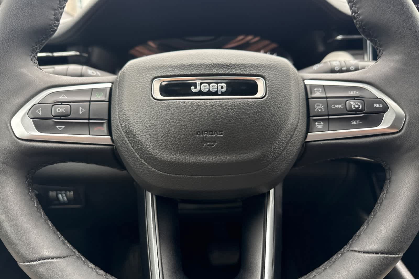 Used 2025 Jeep Compass Limited AWD/4WD image 23