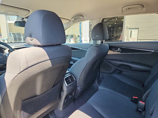 Used 2020 Kia Sorento LX AWD/4WD image 23