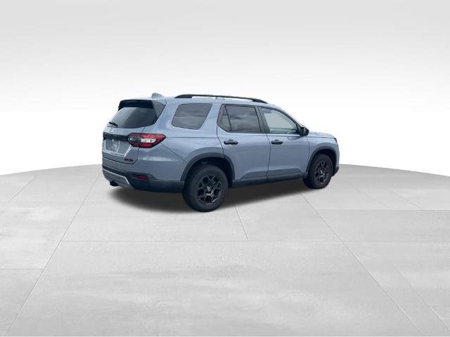 Used 2023 Honda Pilot TrailSport image 11
