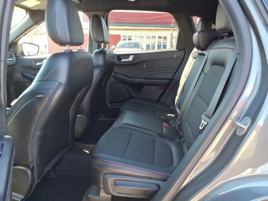 Certified 2023 Ford Escape ST-Line Elite AWD/4WD image 11