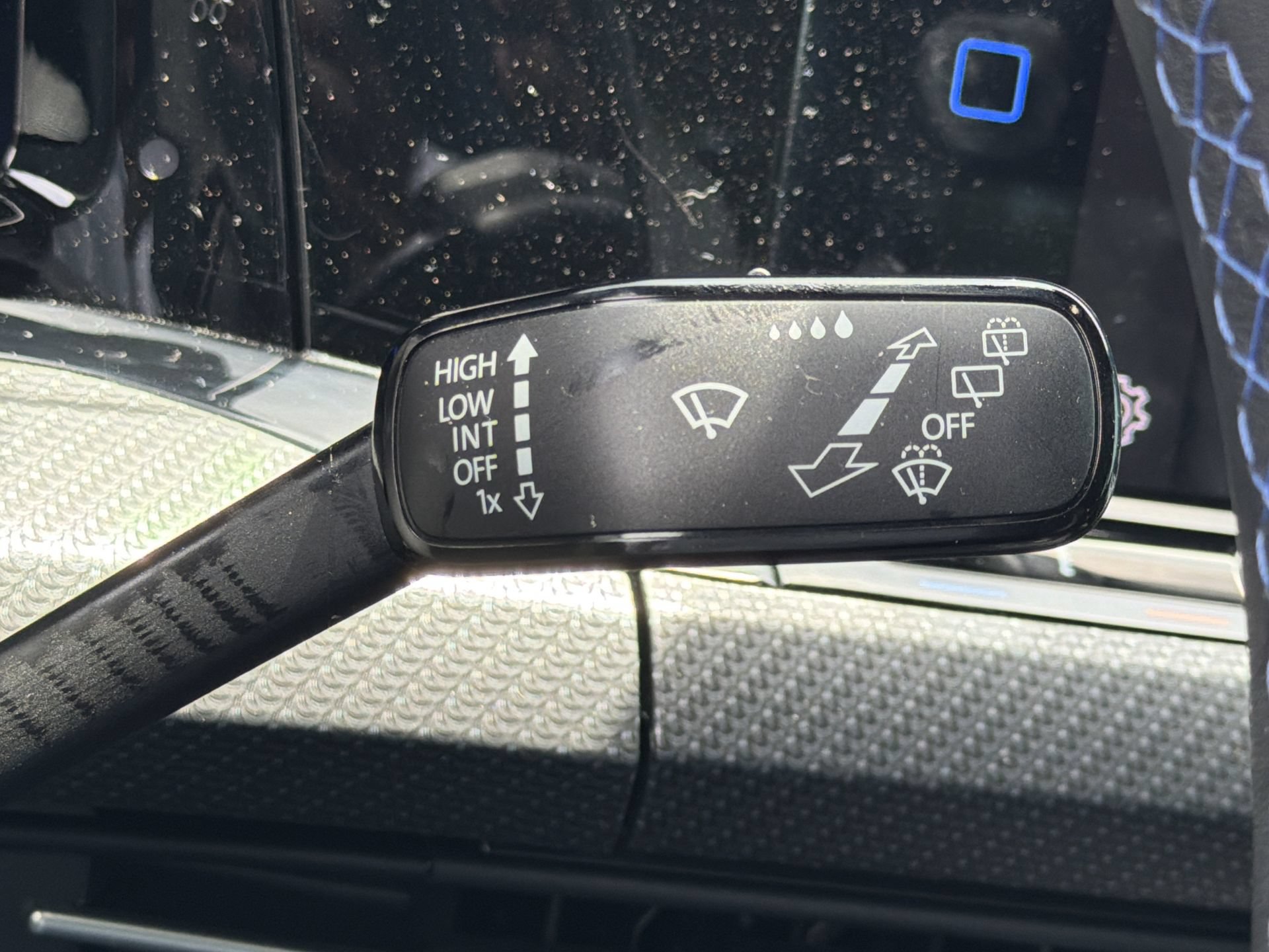Used 2022 Volkswagen Golf R AWD/4WD image 14