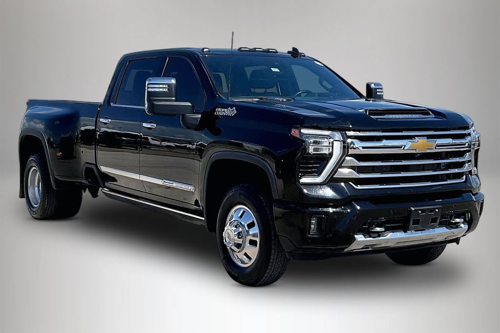 Used 2024 Chevrolet Silverado 3500 High Country w/ Technology Package AWD/4WD image 1