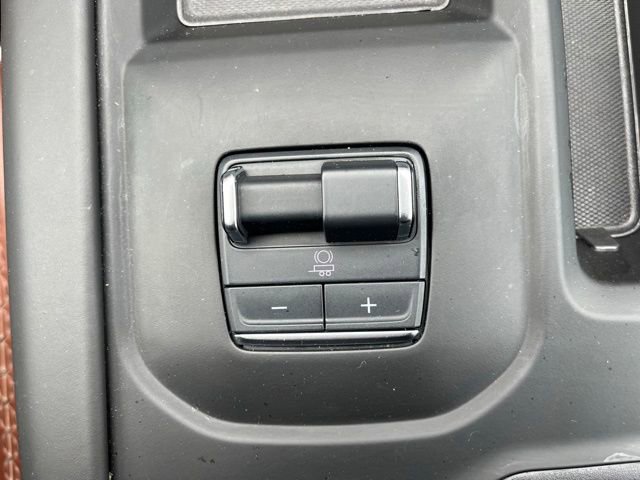 Used 2024 GMC Sierra 3500 Denali Ultimate AWD/4WD image 16