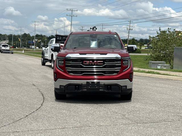 Used 2023 GMC Sierra 1500 SLT AWD/4WD image 2