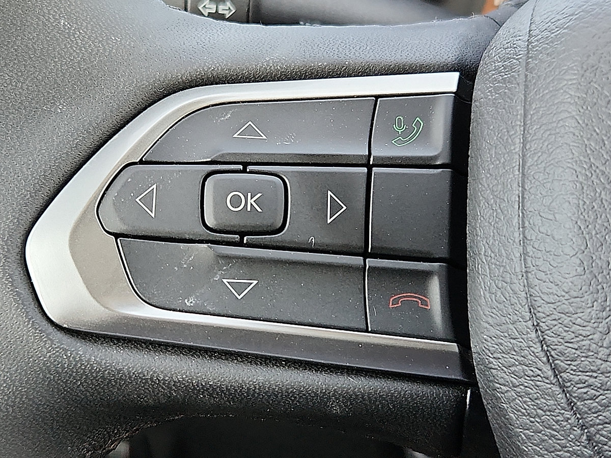 Used 2025 Jeep Compass Limited AWD/4WD image 21
