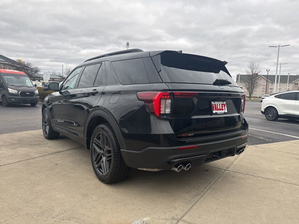 Certified 2025 Ford Explorer ST image 7