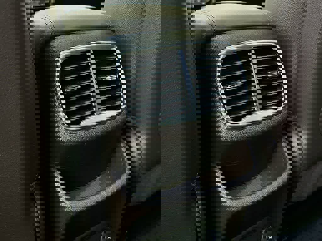 Used 2020 Hyundai Santa Fe Limited image 13