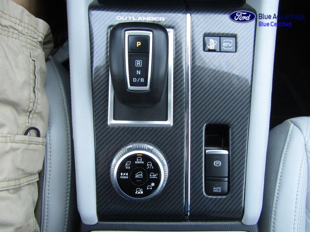 Used 2024 Mitsubishi Outlander SEL AWD/4WD image 17