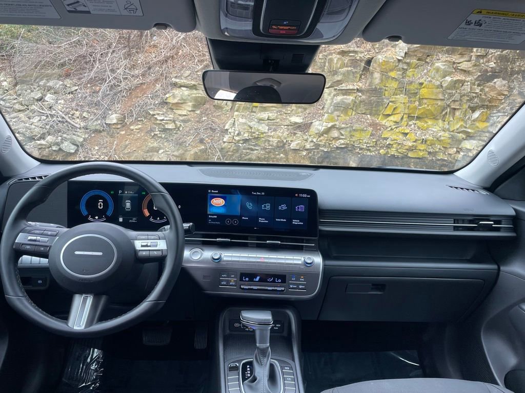 Used 2025 Hyundai Kona SEL image 12