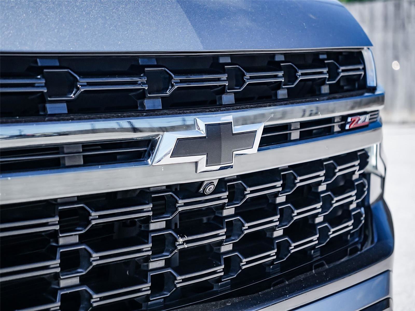 Used 2022 Chevrolet Tahoe Z71 w/ Luxury Package AWD/4WD image 4