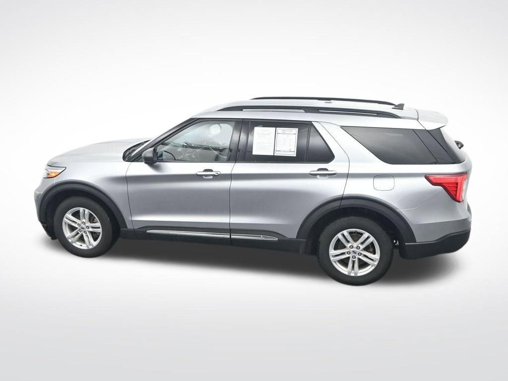 Certified 2024 Ford Explorer XLT w/ Equipment Group 202A image 31