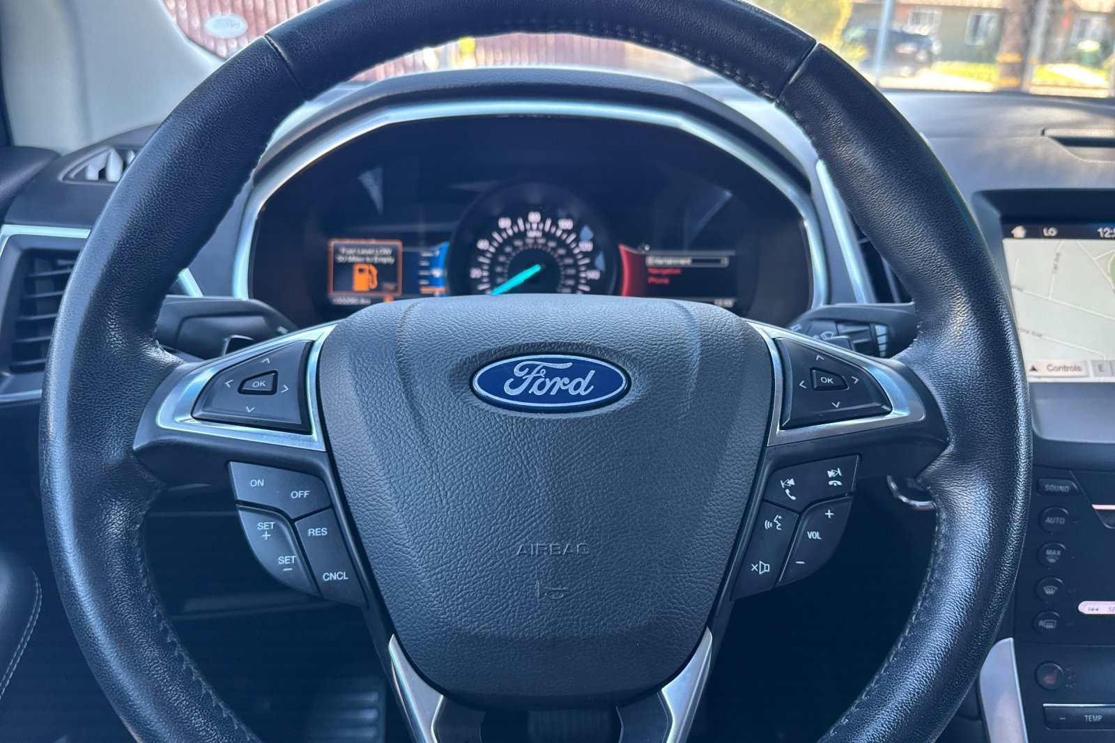 Certified 2018 Ford Edge Titanium w/ Technology Package FWD image 21
