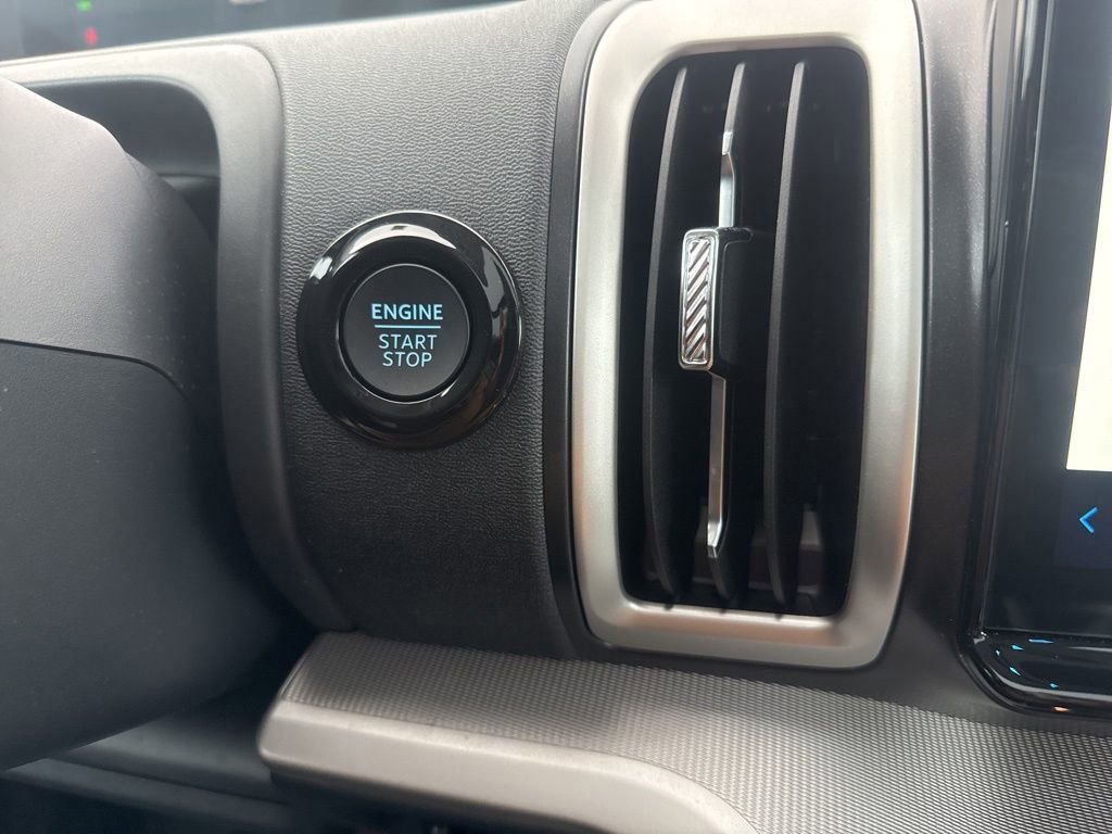 Certified 2025 Ford Expedition Active image 26