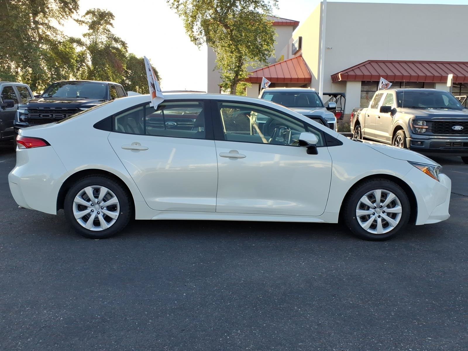 Used 2021 Toyota Corolla LE w/ Carpet Mat Package (TMS) FWD image 6
