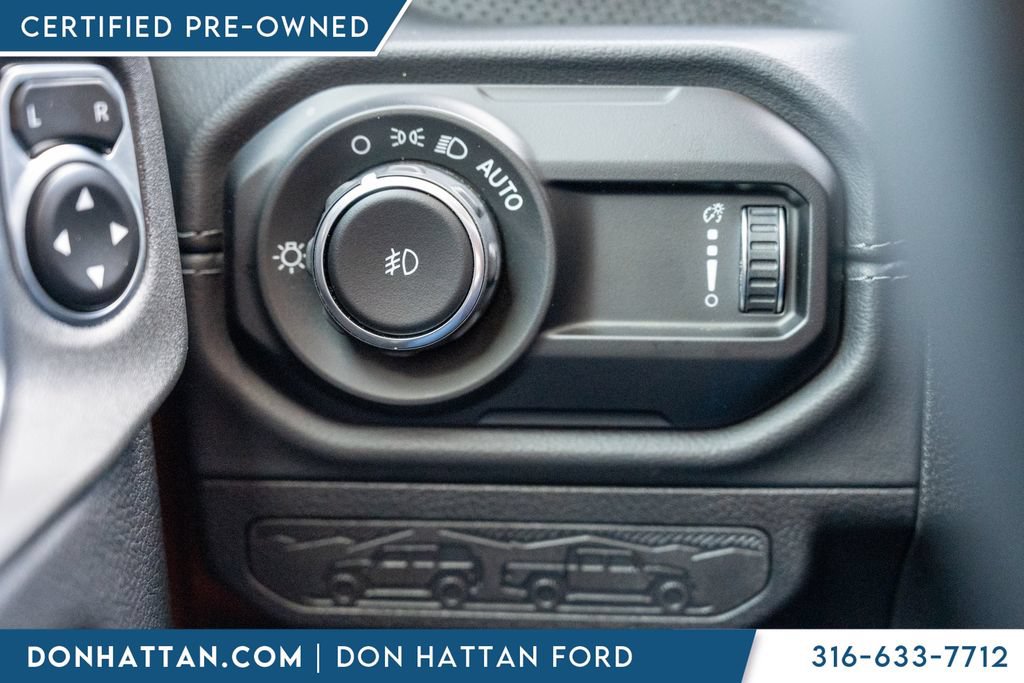 Used 2025 Jeep Wrangler Unlimited Rubicon w/ Convenience Group AWD/4WD image 18