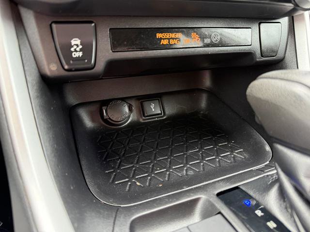 Used 2021 Toyota RAV4 LE image 24