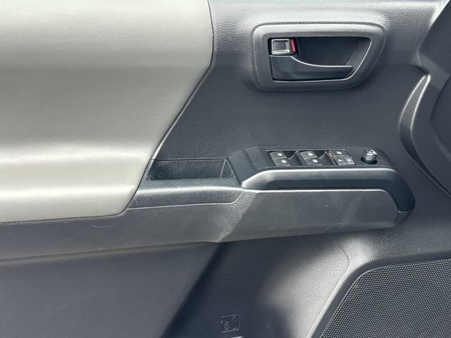 Used 2022 Toyota Tacoma SR AWD/4WD image 19