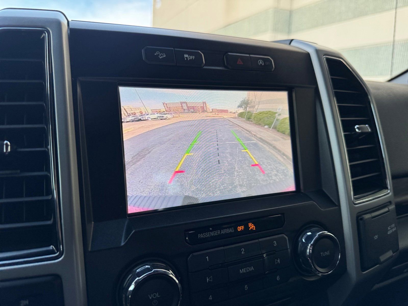 Certified 2018 Ford F150 Lariat image 28