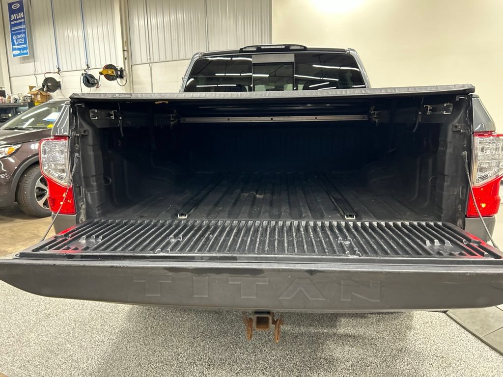 Used 2017 Nissan Titan SV AWD/4WD image 26