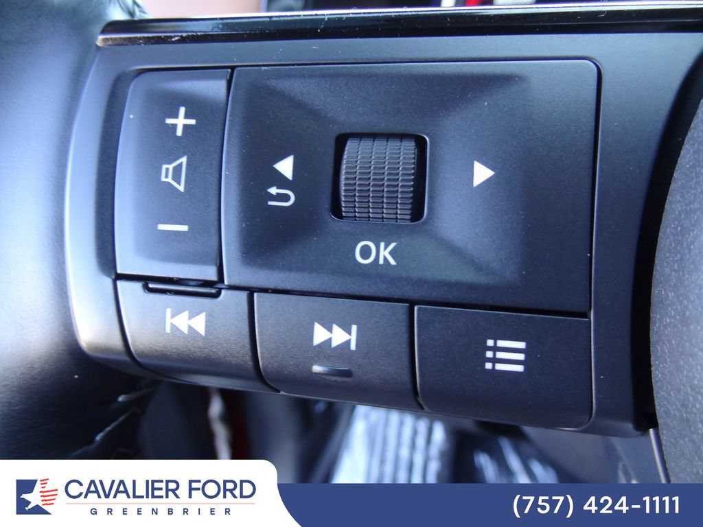Used 2024 Nissan Pathfinder Platinum AWD/4WD image 23