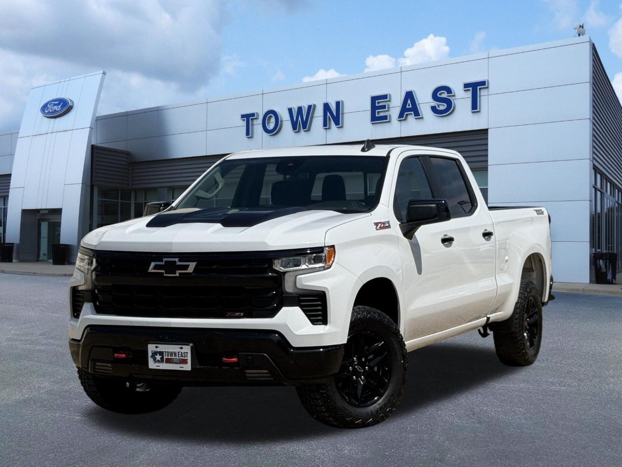 Used 2023 Chevrolet Silverado 1500 LT Trail Boss w/ Convenience Package II