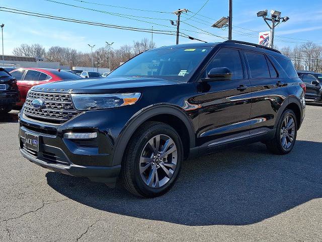 Certified 2023 Ford Explorer XLT w/ Equipment Group 202A image 3