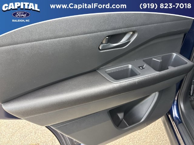 Used 2025 Nissan Pathfinder SV w/ SV Premium Package AWD/4WD image 17