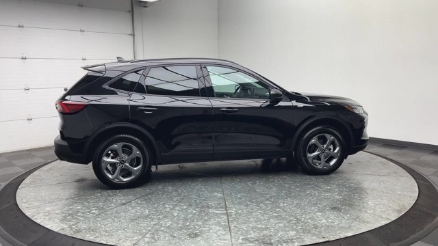 Certified 2025 Ford Escape ST-Line w/ Tech Pack #1 AWD/4WD image 38