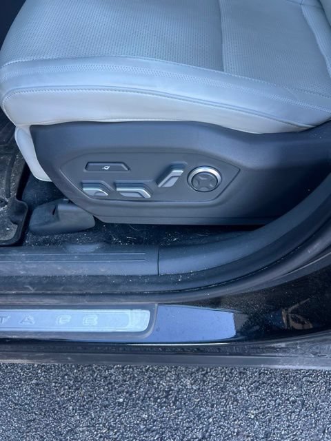 Used 2024 Hyundai Santa Fe Calligraphy AWD/4WD image 6