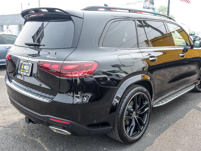 Used 2025 Mercedes-Benz GLS 580 4MATIC image 7