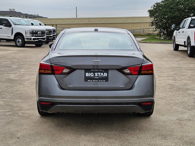 Used 2025 Nissan Altima 2.5 SV FWD image 4