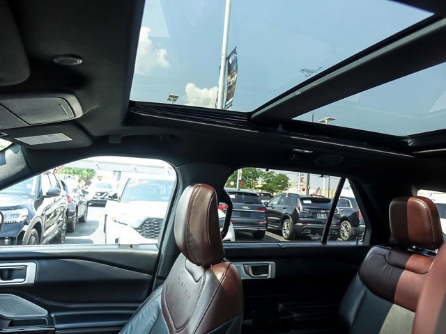 Certified 2022 Ford Explorer Platinum w/ Equipment Group 601A image 15