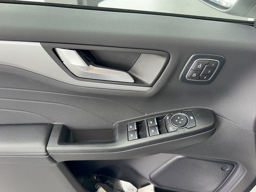 Certified 2024 Ford Escape Platinum AWD/4WD image 9